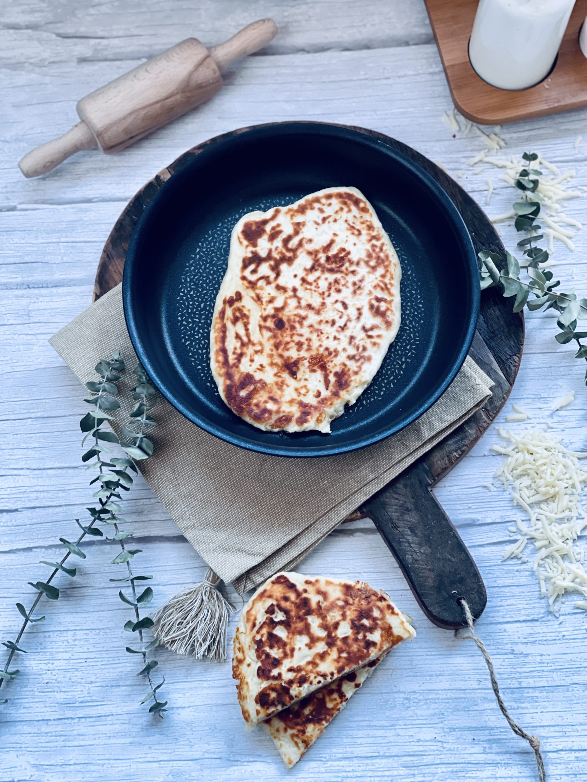 Proteinreiches Pfannenbrot mit Käse gefüllt Rezept - Jussilicious-Foodblog