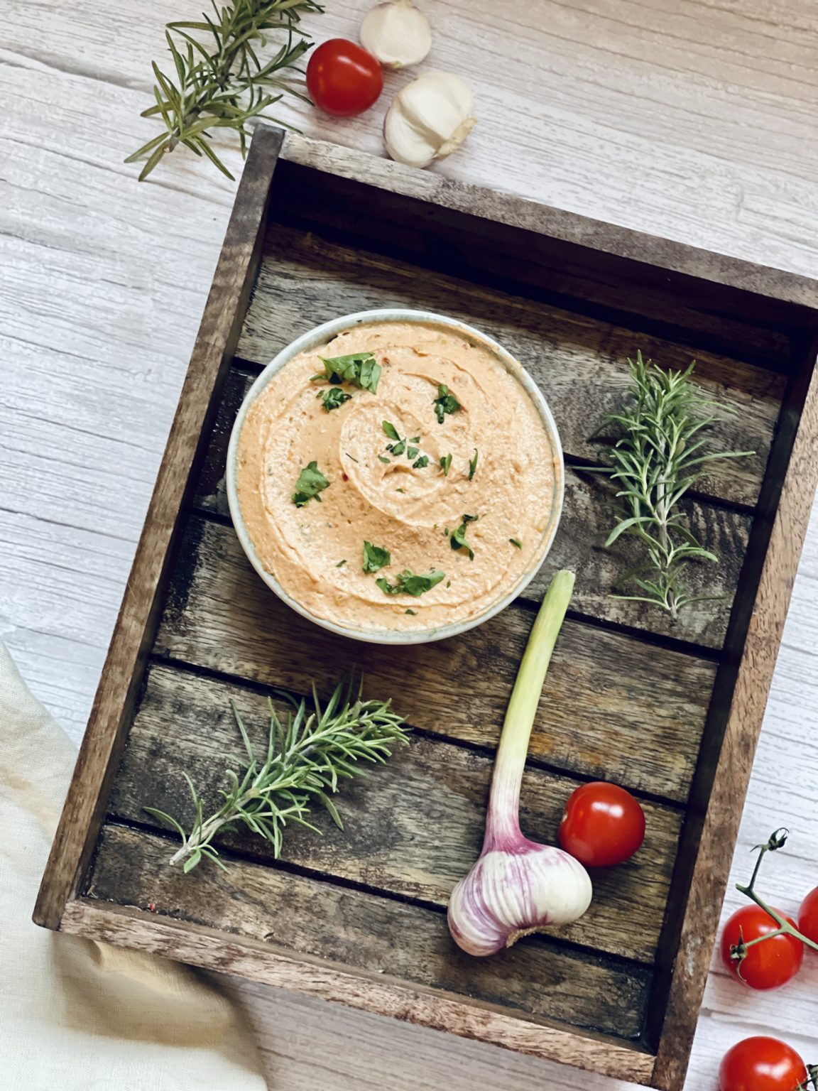 Tomaten-Paprika Dip mit getrockneten Tomaten &amp; Feta Rezept ...