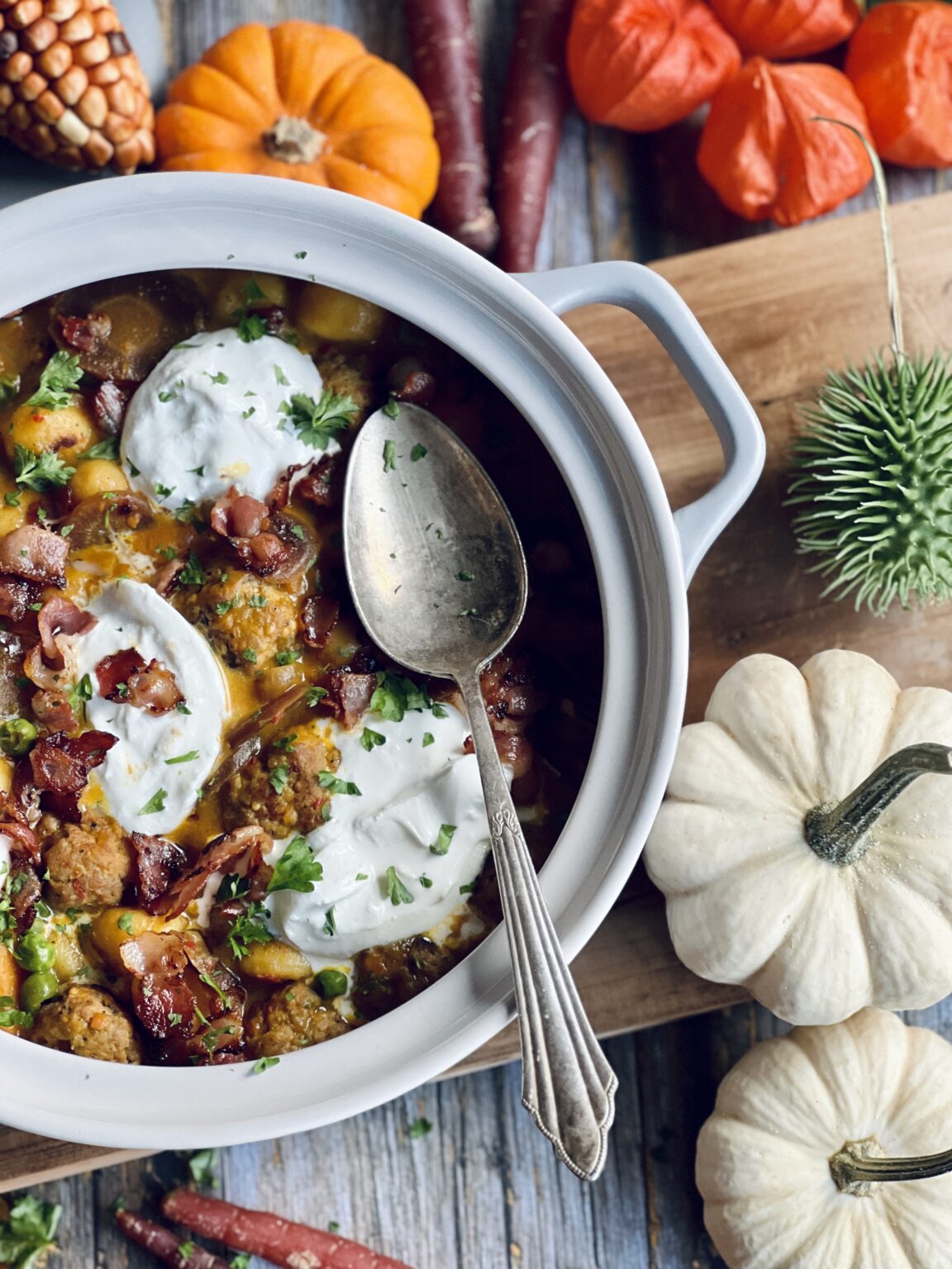 Herbstlicher One-Pot mit Kürbis und Jägermett Rezept - Jussilicious ...