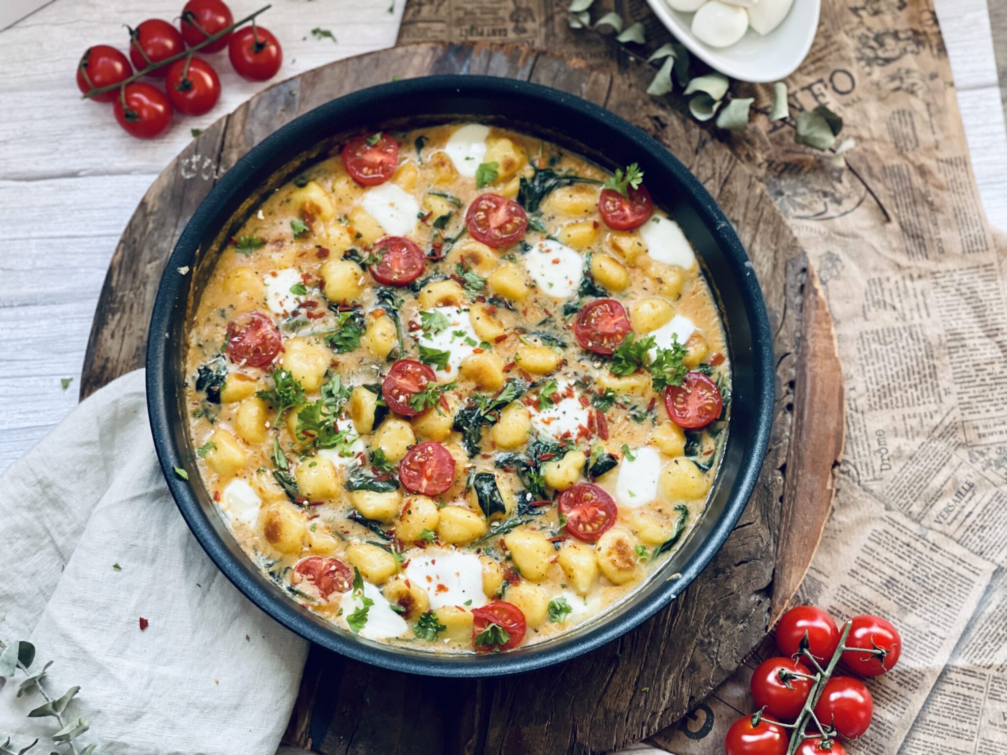 Gnocchis mit Spinat Tomaten-Bruschettasoße Rezept – Jussilicious-Foodblog Gnocchis mit Spinat Tomaten-Bruschettasoße Rezept – Jussilicious-Foodblog