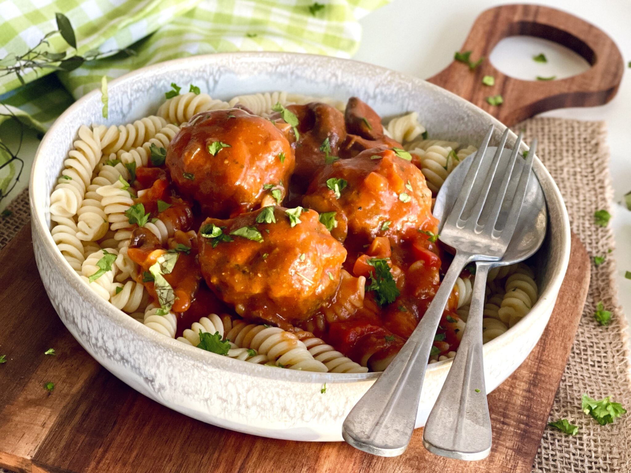 Hackbällchen in Paprika-Tomatensoße Rezept – Jussilicious-Foodblog
