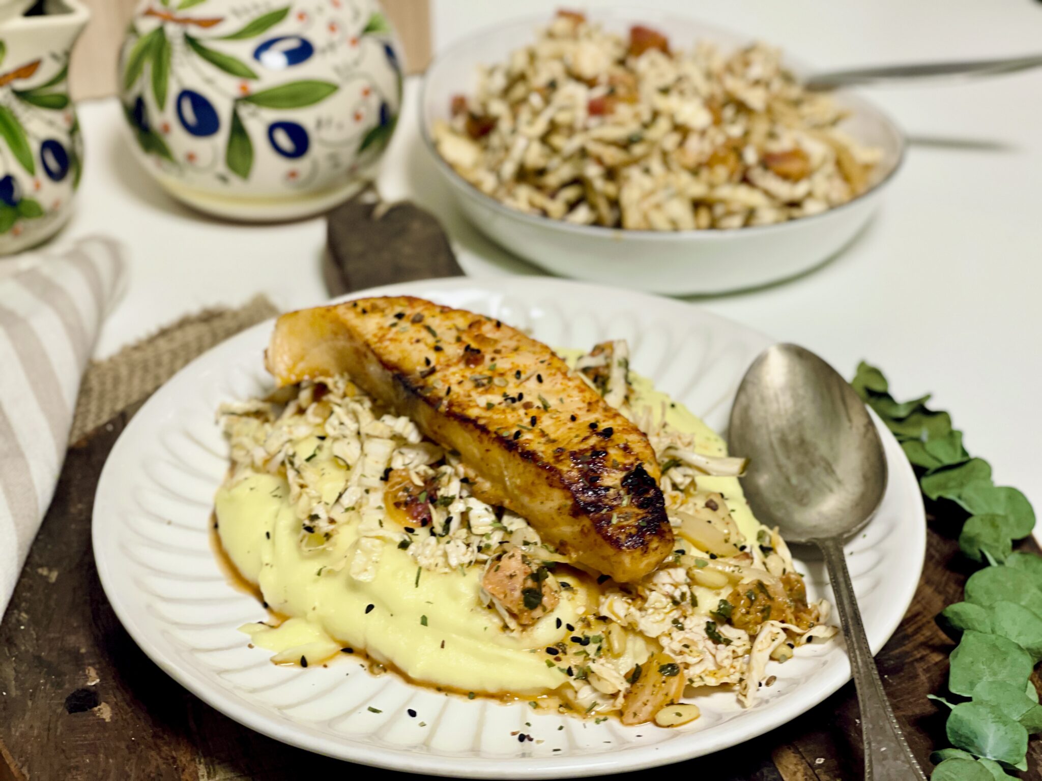 Lachs auf Kartoffelpüree und Chinakohl-Orangensalat Rezept ...