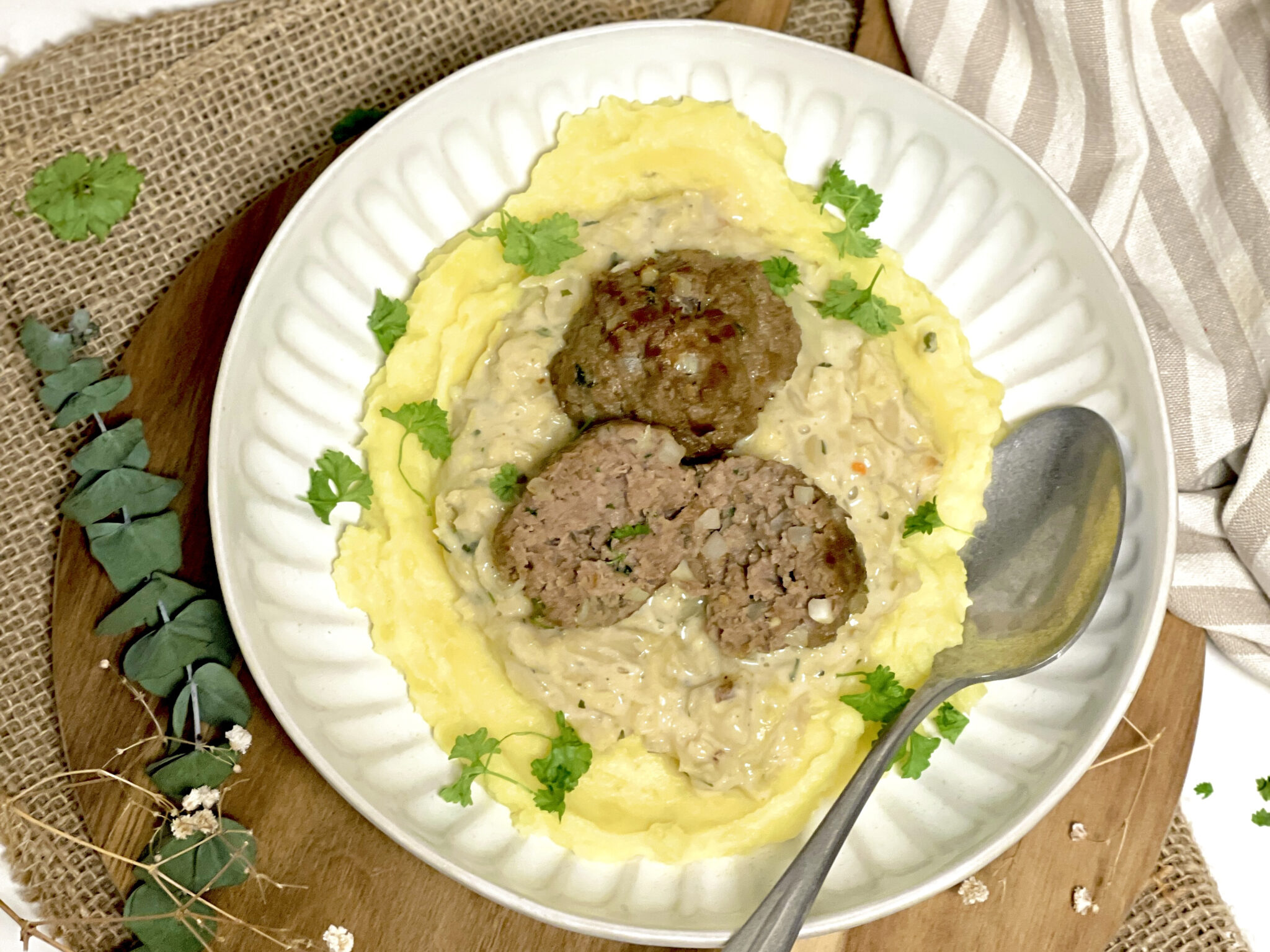 Kohl in Rahmsauce mit Hackbällchen Rezept – Jussilicious-Foodblog Kohl in Rahmsauce mit Hackbällchen Rezept – Jussilicious-Foodblog